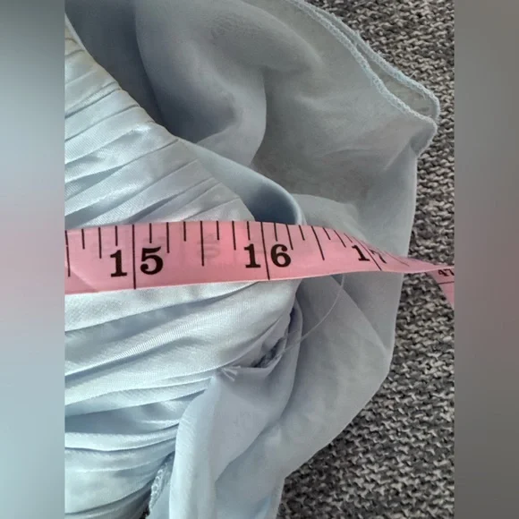 Mac Duggal Light Blue Ruffle Tiered Cut-Out Chiffon Gown Sz: 2 - Picture 13 of 16